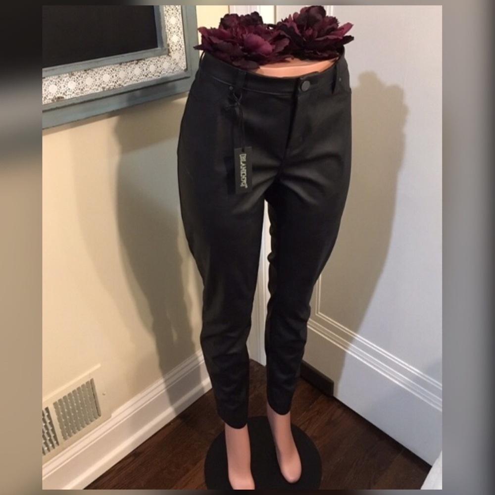 Blank NYC Black Vegan Leather Skinny Pants - Picture 3 of 6